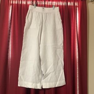 Women’s linen capri pants